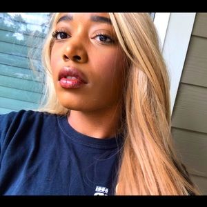 Meet your Posher, Sharis